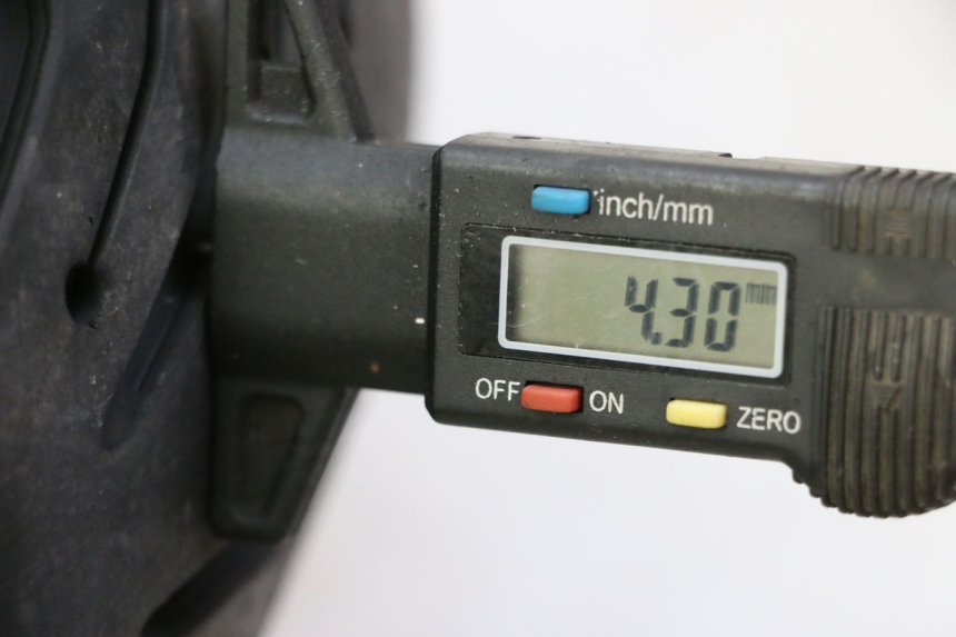 photo de ACHTERWIELVELG EN BAND YAMAHA FZ6 FAZER S2 600 (2007 - 2011) - Zoom op gebruiksstaat