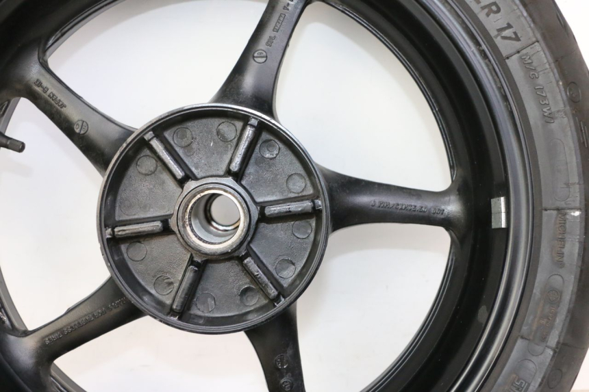 photo de ACHTERWIELVELG EN BAND YAMAHA FZ6 FAZER S2 600 (2007 - 2011) - Andere kijkhoek