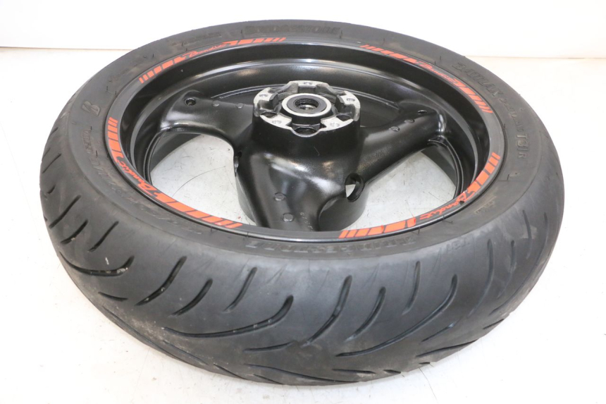 photo de ACHTERWIELVELG EN BAND SUZUKI GSF N BANDIT 600 (1996 - 1999) - Markeringen en referenties