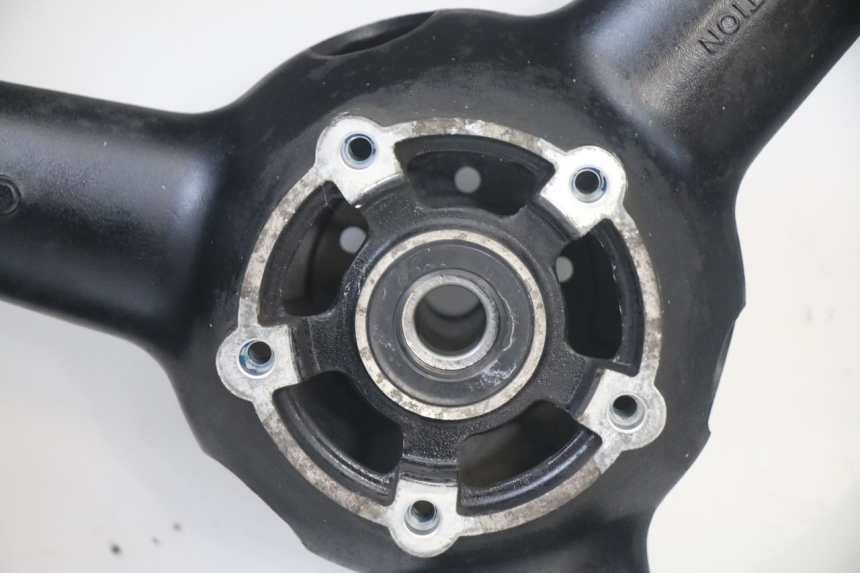 photo de ACHTERWIELVELG EN BAND SUZUKI GSF S BANDIT 600 (2000 - 2004) - Overzicht