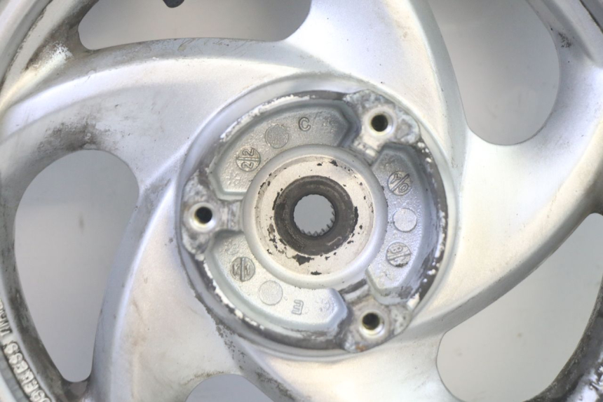 photo de ACHTERWIELVELG EN BAND SYM GTS EVO 125 (2009 - 2013) - Andere kijkhoek