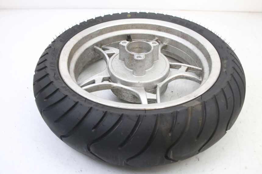 photo de ACHTERWIELVELG EN BAND LONGJIA SHARPY 125 (2020 - 2024) - Detail van het onderdeel