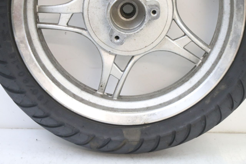 photo de ACHTERWIELVELG EN BAND LONGJIA SHARPY 125 (2020 - 2024) - Andere kijkhoek