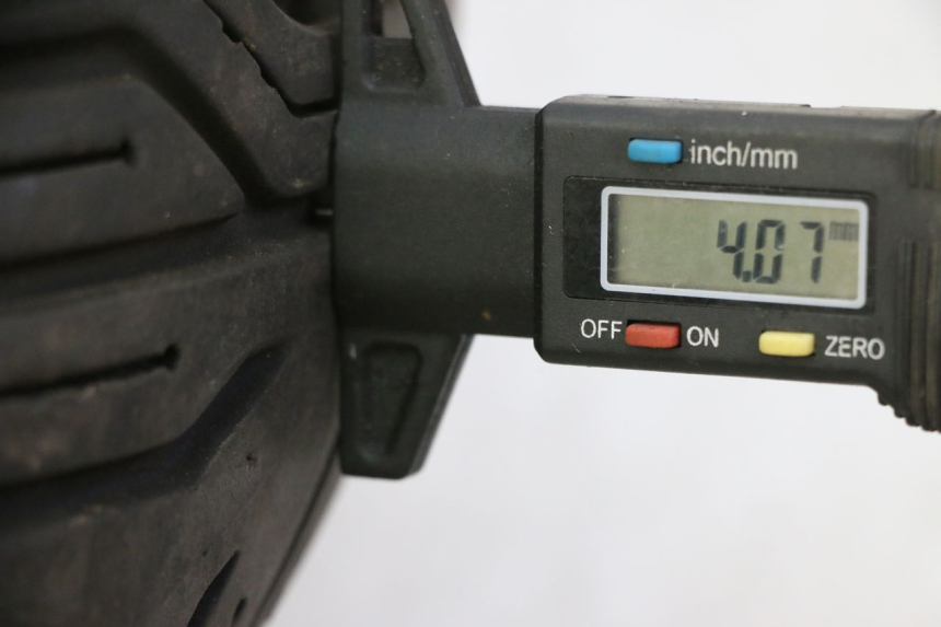 photo de ACHTERWIELVELG EN BAND PIAGGIO MP3 HPE 310 (2024 - 2025) - Detail van het onderdeel