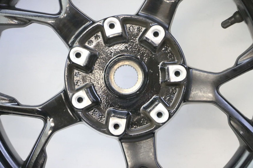 photo de ACHTERWIELVELG EN BAND PIAGGIO MP3 HPE 310 (2024 - 2025) - Detailaanzicht