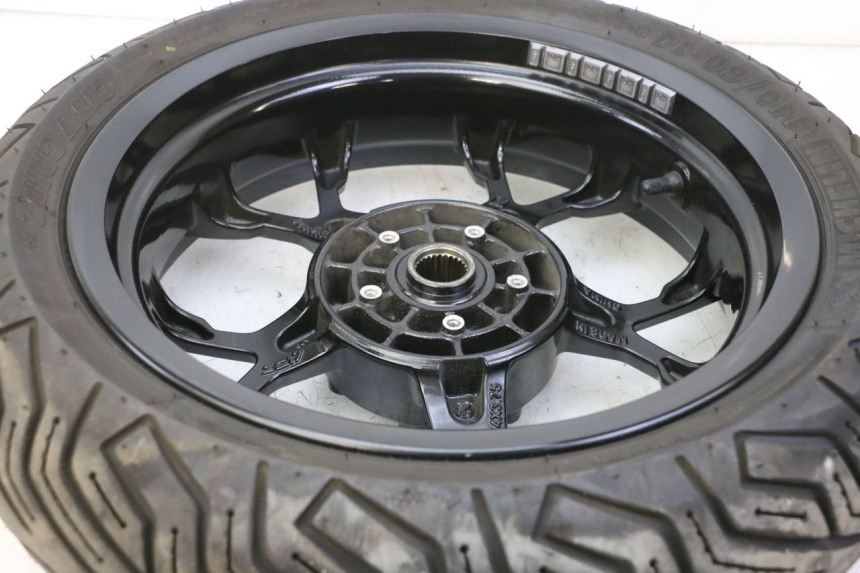 photo de ACHTERWIELVELG EN BAND PIAGGIO MP3 HPE 310 (2024 - 2025) - Zoom op gebruiksstaat