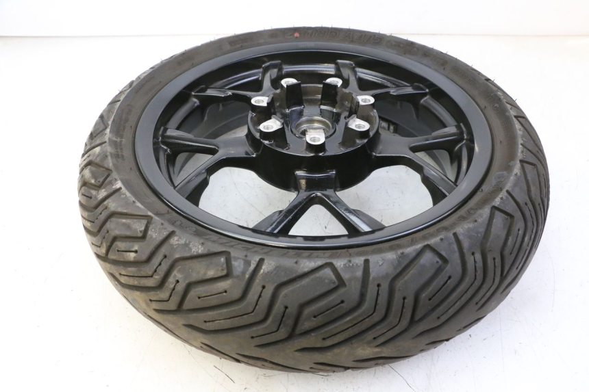 photo de ACHTERWIELVELG EN BAND PIAGGIO MP3 HPE 310 (2024 - 2025) - Bevestigingspunten