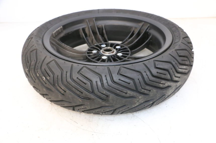 photo de ACHTERWIELVELG EN BAND PIAGGIO MP3 HPE 300 (2019 - 2026) - Zoom op gebruiksstaat