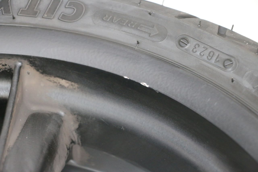 photo de ACHTERWIELVELG EN BAND PIAGGIO MP3 HPE 300 (2019 - 2026) - Andere kijkhoek