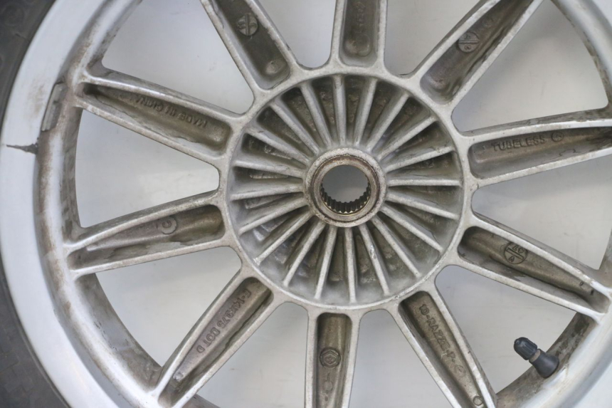 photo de ACHTERWIELVELG EN BAND PIAGGIO MP3 LT 300 (2010 - 2016) - Bevestigingspunten