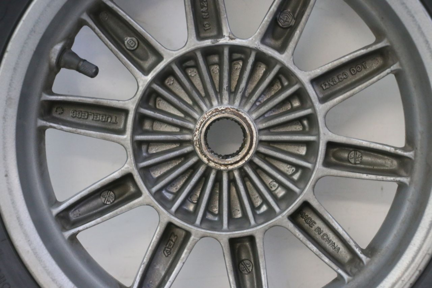 photo de ACHTERWIELVELG EN BAND PIAGGIO MP3 125 (2006 - 2014) - Detailaanzicht