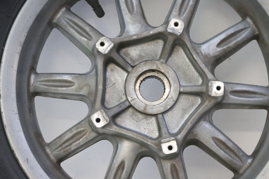 photo de ACHTERWIELVELG EN BAND PIAGGIO MP3 125 (2006 - 2014) - Visuele inspectie