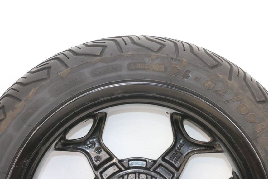 photo de ACHTERWIELVELG EN BAND PIAGGIO MP3 500 (2016 - 2018) - Kenmerkende details