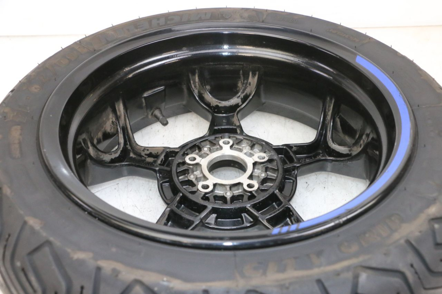 photo de ACHTERWIELVELG EN BAND PIAGGIO MP3 500 (2016 - 2018) - Zoom op gebruiksstaat