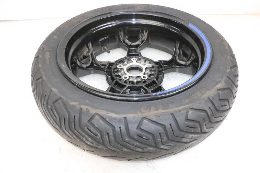 photo de ACHTERWIELVELG EN BAND PIAGGIO MP3 500 (2016 - 2018) - Andere kijkhoek