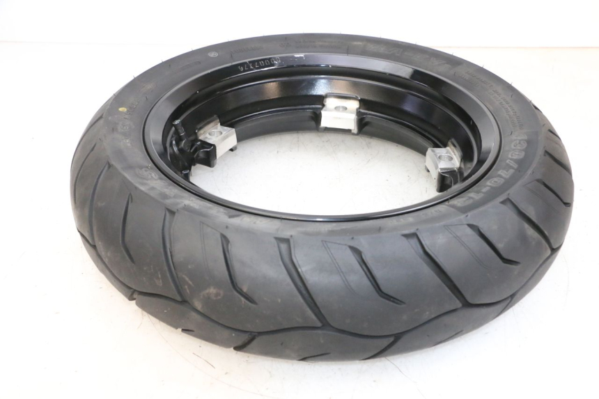 photo de ACHTERWIELVELG EN BAND YAMAHA NEO'S CORE 1 (2022 - 2026) - Andere kijkhoek