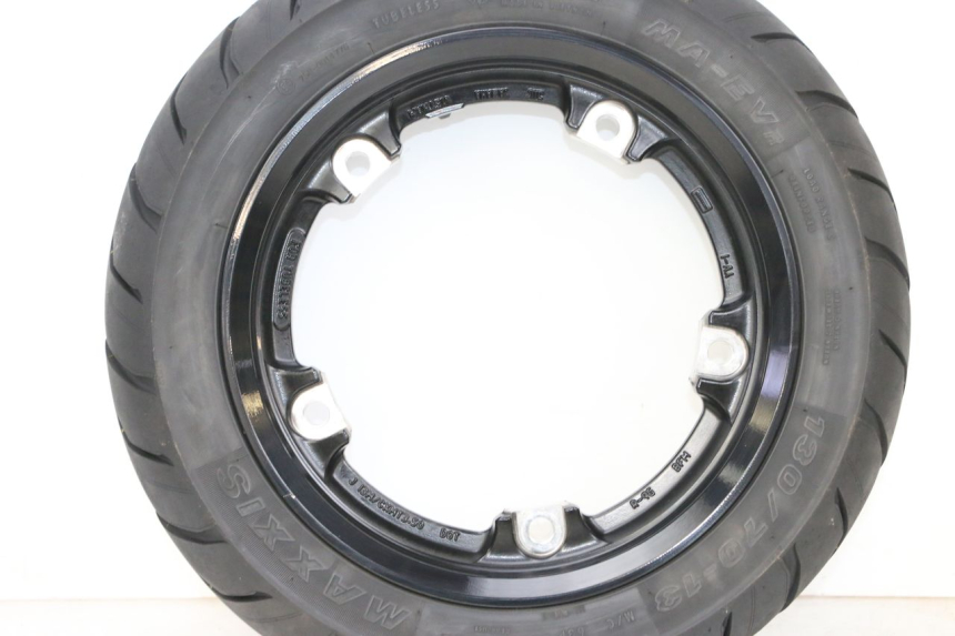 photo de ACHTERWIELVELG EN BAND YAMAHA NEO'S CORE 1 (2022 - 2026) - Bevestigingspunten