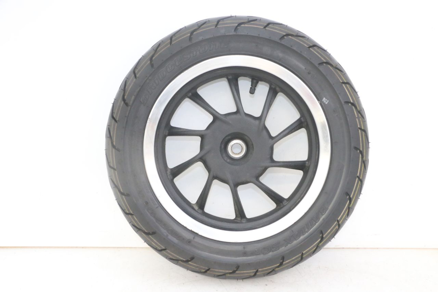 photo de ACHTERWIELVELG EN BAND KYMCO LIKE 4T 50 (2019 - 2025) - Hoofdaanzicht