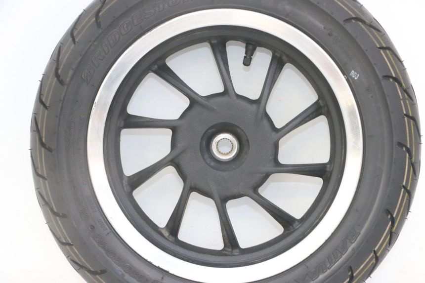 photo de ACHTERWIELVELG EN BAND KYMCO LIKE 4T 50 (2019 - 2025) - Detailaanzicht