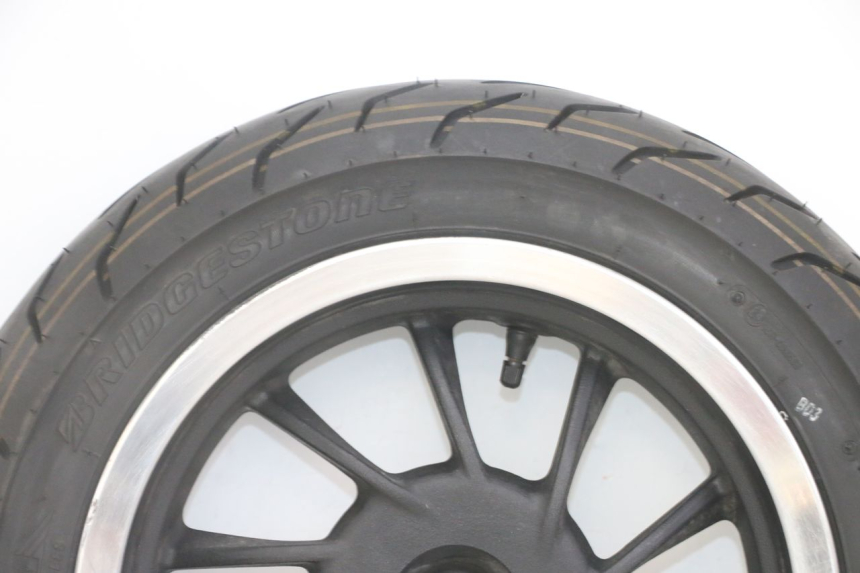 photo de ACHTERWIELVELG EN BAND KYMCO LIKE 4T 50 (2019 - 2025) - Visuele inspectie