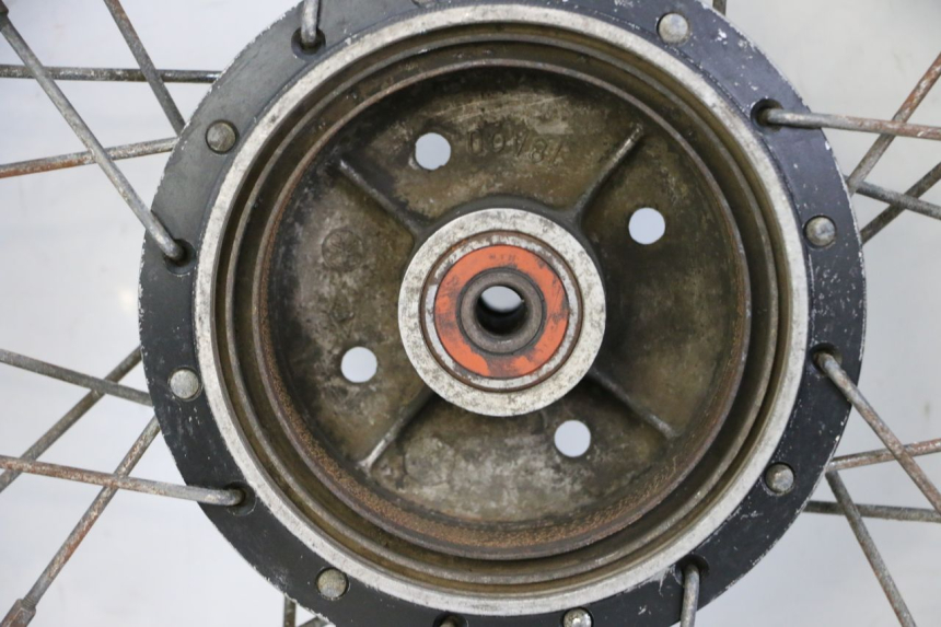 photo de ACHTERWIELVELG EN BAND YAMAHA PW 80 (1983 - 2014) - Detailaanzicht