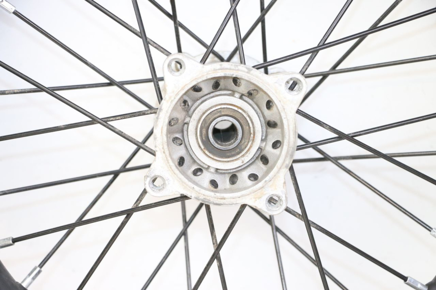 photo de ACHTERWIELVELG EN BAND APOLLO RFZ 125 - Detailaanzicht