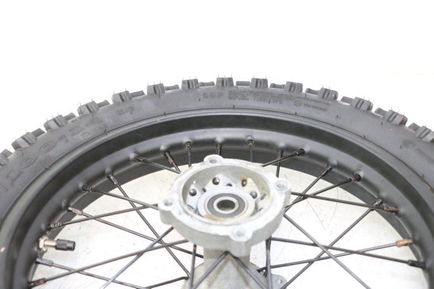 photo de ACHTERWIELVELG EN BAND APOLLO RFZ 125 - Kenmerkende details