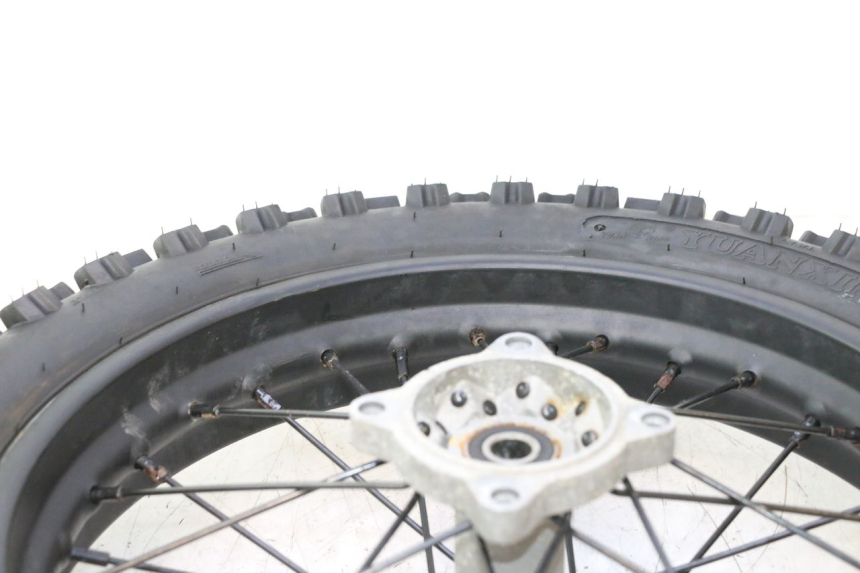photo de ACHTERWIELVELG EN BAND APOLLO RFZ 125 - Bevestigingspunten