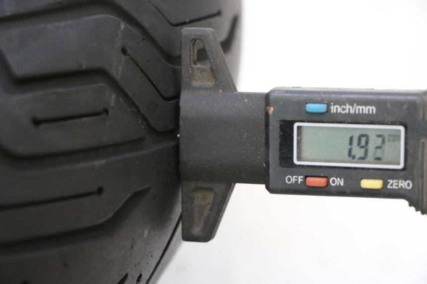 photo de ACHTERVELG EN BAND APRILIA SR MOTARD 50 (2012 - 2018) - Visuele inspectie