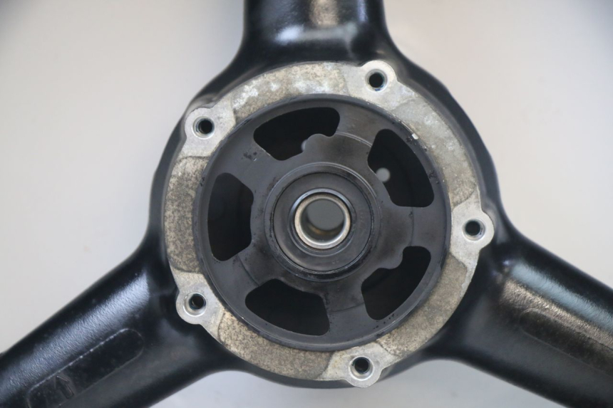 photo de ACHTERWIELVELG EN BAND SUZUKI GSX F GSXF 650 (2007 - 2015) - Technische close-up