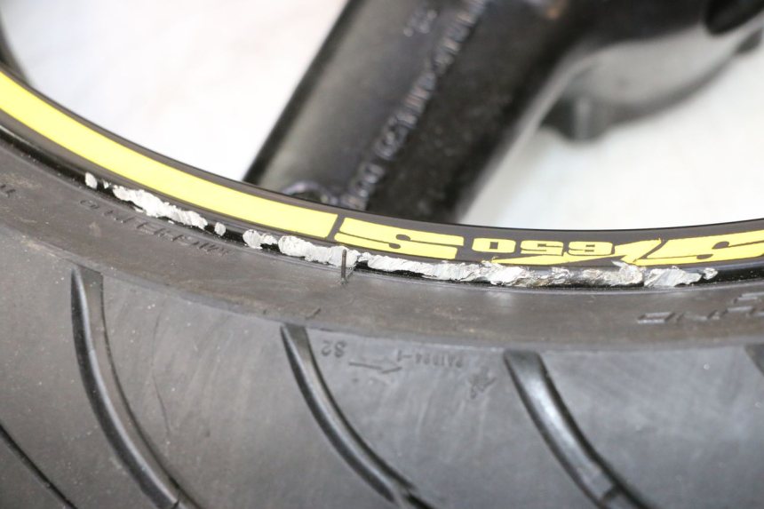 photo de ACHTERVELG EN BAND SUZUKI SV S 650 (2003 - 2009) - Technische close-up