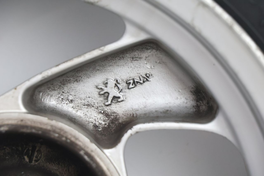 photo de ACHTERVELG EN BAND PEUGEOT VIVACITY 50 (2004 - 2009) - Visuele inspectie