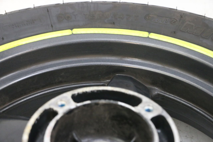 photo de ACHTERWIELVELG EN BAND YAMAHA XMAX X-MAX 125 (2006 - 2009) - Bevestigingspunten