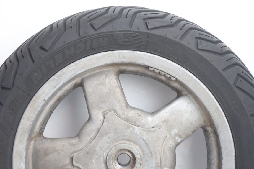 photo de ACHTERVELG EN BAND PIAGGIO X8 STREET 125 (2006 - 2007) - Detail van het onderdeel