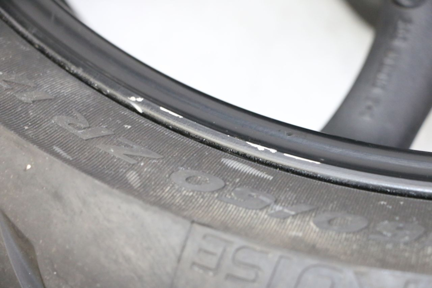 photo de ACHTERWIELVELG EN BAND YAMAHA XJ6 ABS 600 (2008 - 2016) - Bevestigingspunten