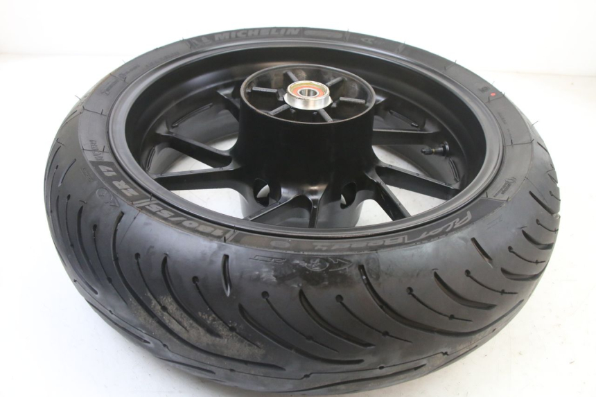 photo de ACHTERWIELVELG EN BAND YAMAHA TRACER 7 700 (2020 - 2024) - Detail van het onderdeel