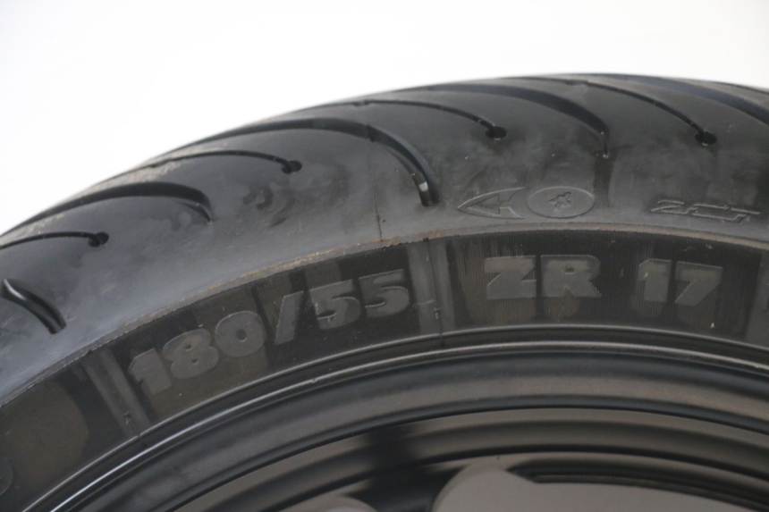 photo de ACHTERWIELVELG EN BAND YAMAHA TRACER 7 700 (2020 - 2024) - Zoom op componenten