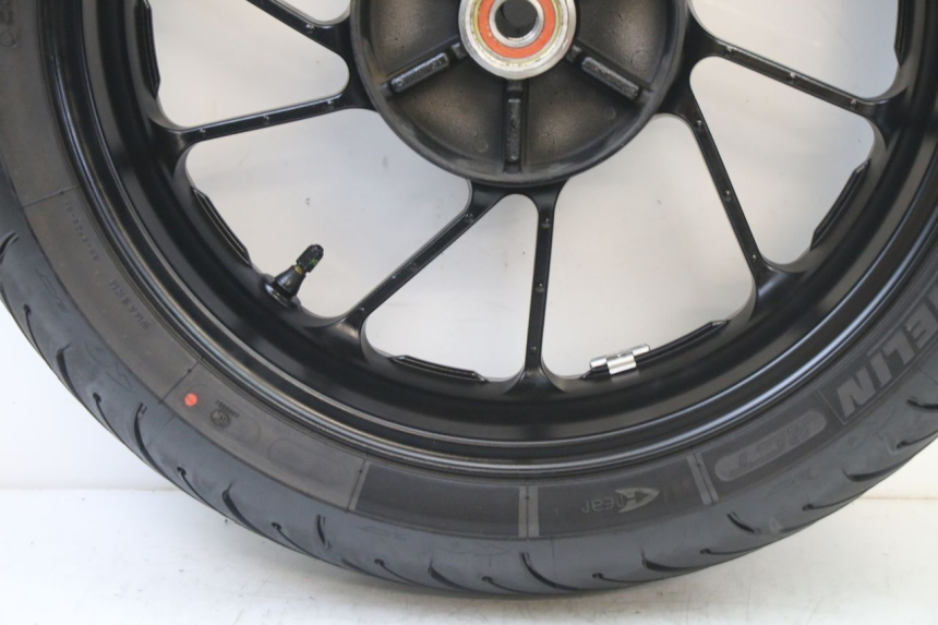 photo de ACHTERWIELVELG EN BAND YAMAHA TRACER 7 700 (2020 - 2024) - Andere kijkhoek