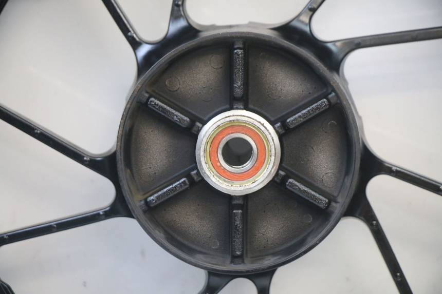 photo de ACHTERWIELVELG EN BAND YAMAHA TRACER 7 700 (2020 - 2024) - Technische close-up