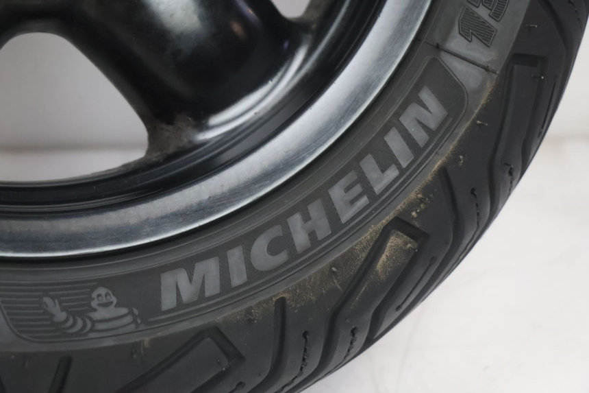 photo de ACHTERWIELVELG EN BAND YAMAHA YP MAJESTY 125 (2002 - 2006) - Focus op structuur