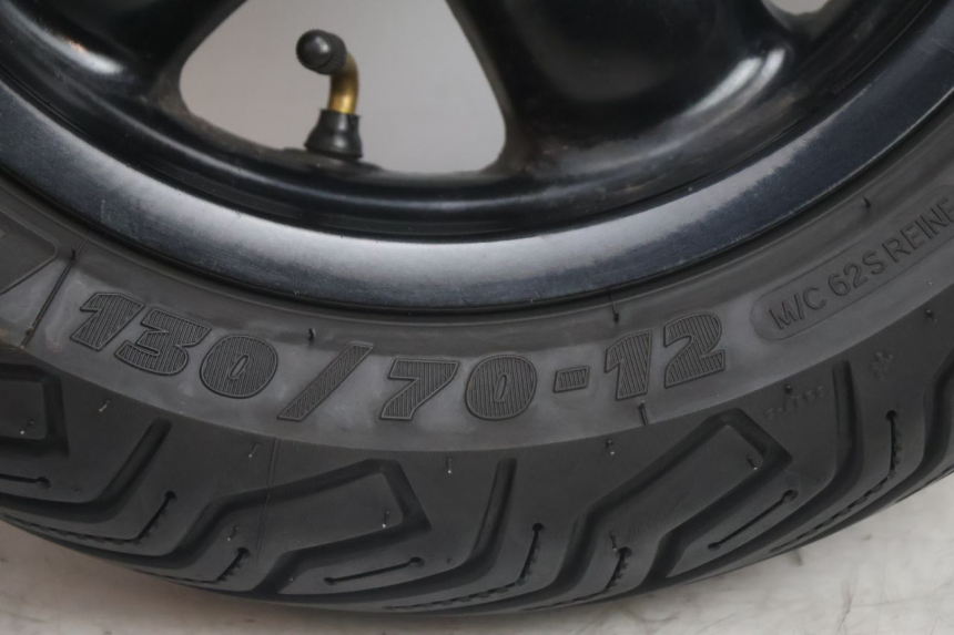 photo de ACHTERWIELVELG EN BAND YAMAHA YP MAJESTY 125 (2002 - 2006) - Zoom op kwaliteit