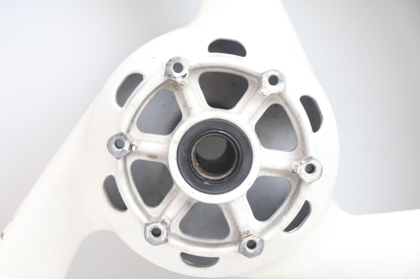 photo de ACHTERVELG EN BAND YAMAHA YZF R GENESIS 750 (1993 - 1998) - Kenmerkende details