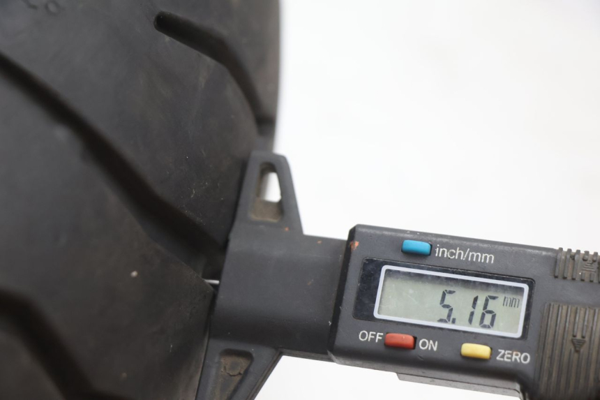 photo de ACHTERVELG EN BAND YAMAHA YZF R GENESIS 750 (1993 - 1998) - Focus op structuur