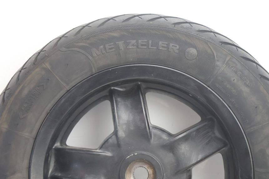 photo de ACHTERVELG EN BAND PIAGGIO ZIP IGET 4T 50 (2021 - 2023) - Detail van het onderdeel