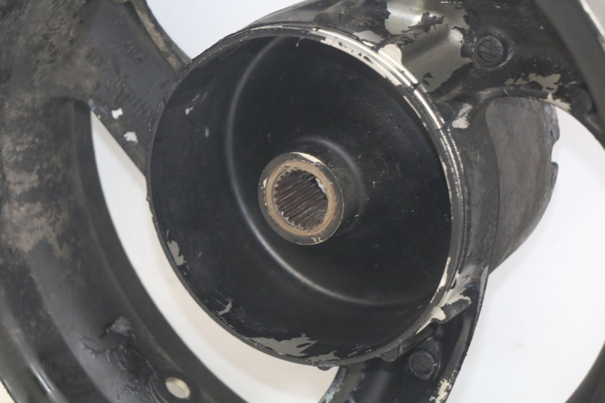 photo de ACHTERVELG HONDA FES PANTHEON 125 (2003 - 2007) - Detail van het onderdeel