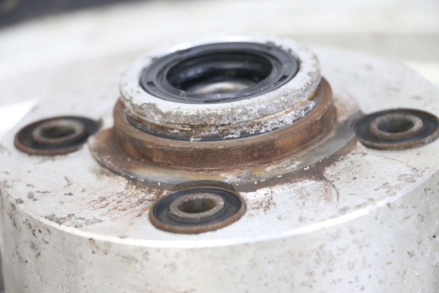 photo de ACHTERVELG DAELIM VL DAYSTAR 125 (2000 - 2011) - Bevestigingspunten