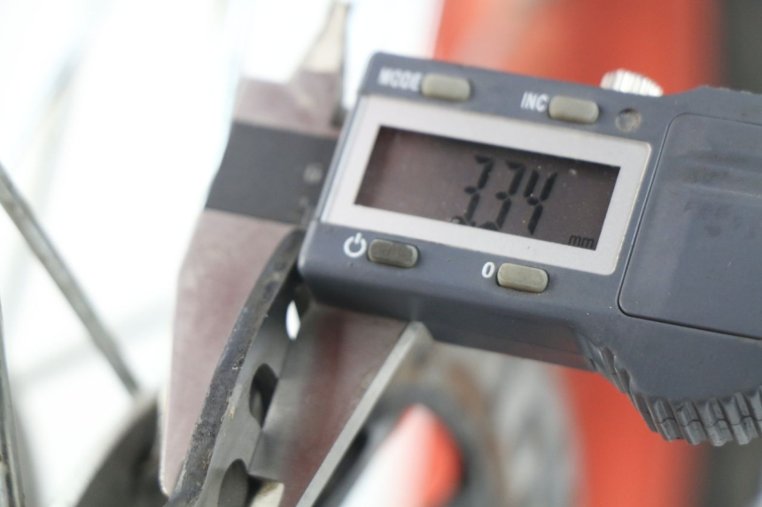 photo de VOORVELG CCR DIRT BIKE 125 - Zoom op componenten