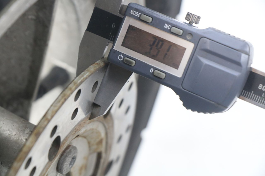 photo de VOORVELG SACHS FY125T FY T 125 (2007 - 2011) - Detail van het onderdeel