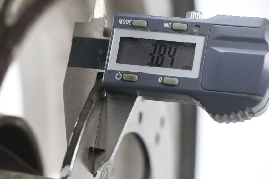 photo de VOORVELG PEUGEOT KISBEE 4T 50 (2010 - 2017) - Zoom op gebruiksstaat