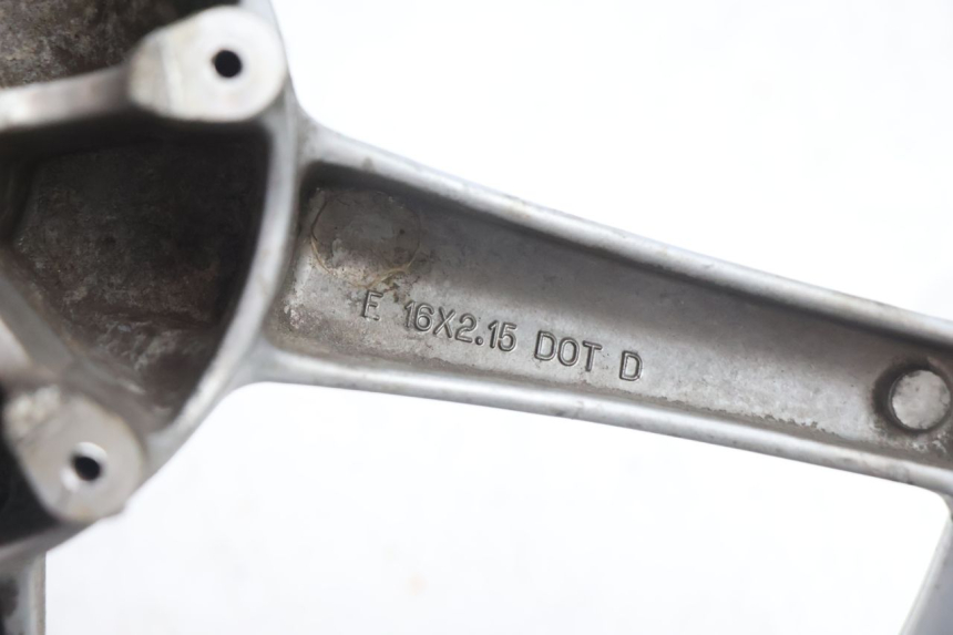 photo de VOORVELGRAND PIAGGIO LIBERTY 125 (1998 - 2008) - Kenmerkende details